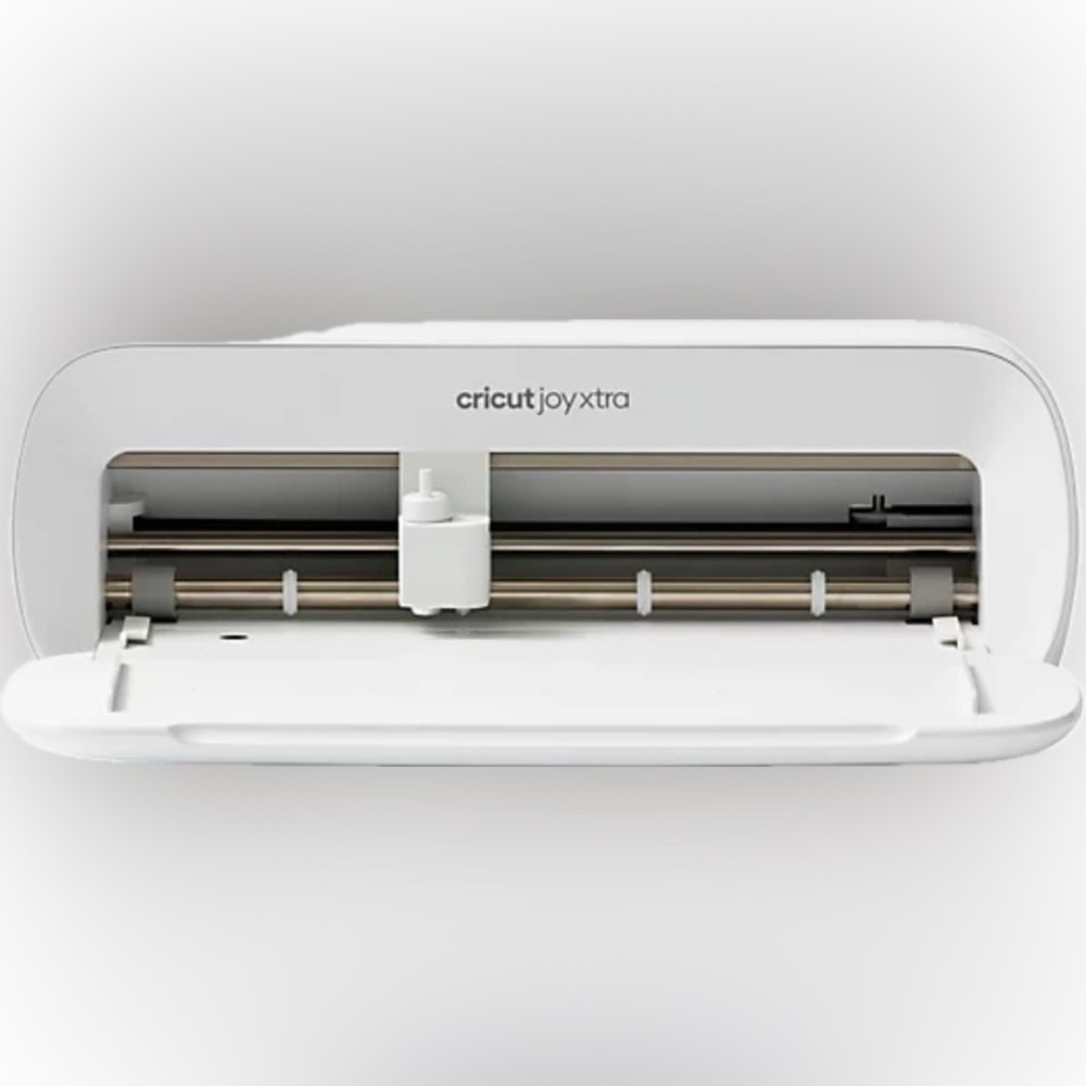 Cricut joy xtra practically new with tons of EXTRAS